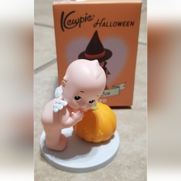 Smoko x Kewpie Halloween: Jack-O-Lantern Figure - Picture 2 of 5